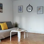 Apartment M&m With Huge Balcony Omiš