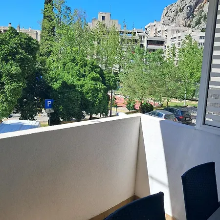 Apartment M&m With Huge Balcony